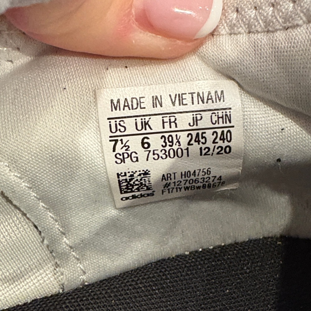 ADIDAS LIGHT GRAY RUNNING SHOES - Picture 4 of 4